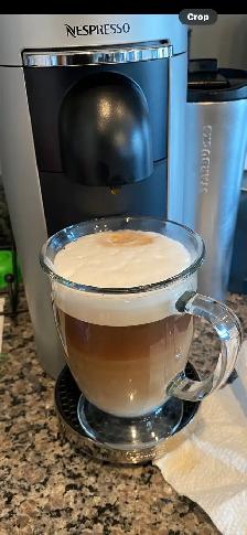 Nespresso Vertuo Plus DeLonghi w/Aeroccino