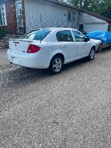 2009 Pontiac G5 - Photo 2