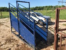 Adjustable Height Cattle Loading Chute - Photo 3