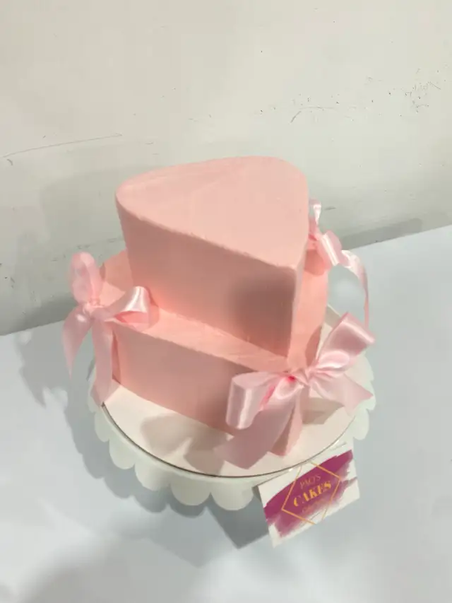 Heart Vintage Cake, Milton Bakery