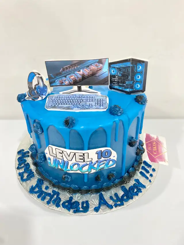 Gamer cakes, custom cakes, Nintendo cake