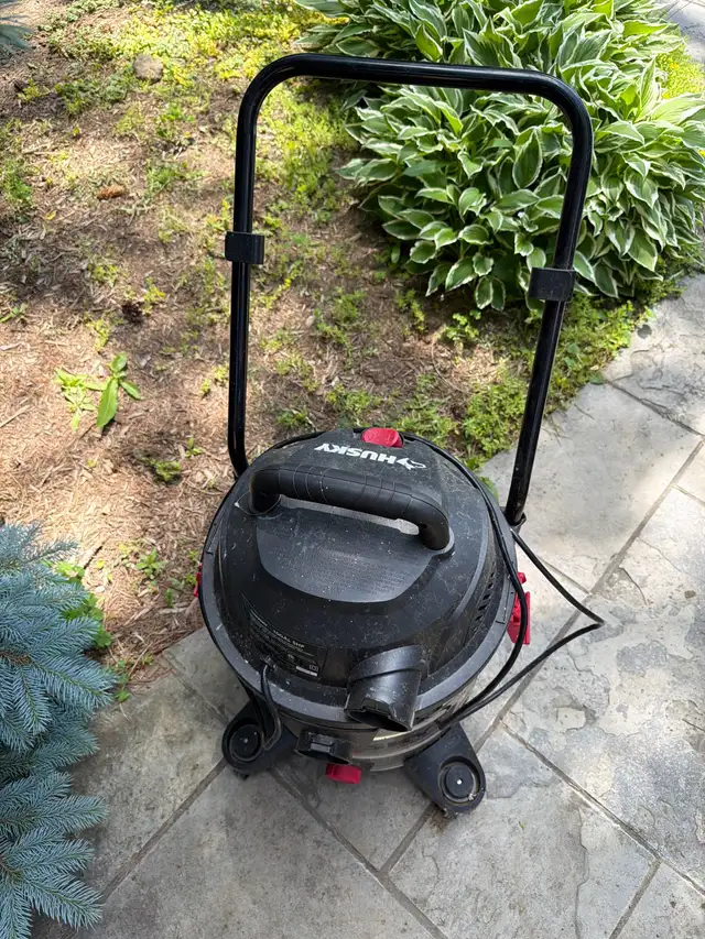 Dry/Wet Vac - 10 Gal 5 HP