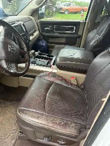 Selling my 2012 ram 1500 Laramie Longhorn - Photo 7