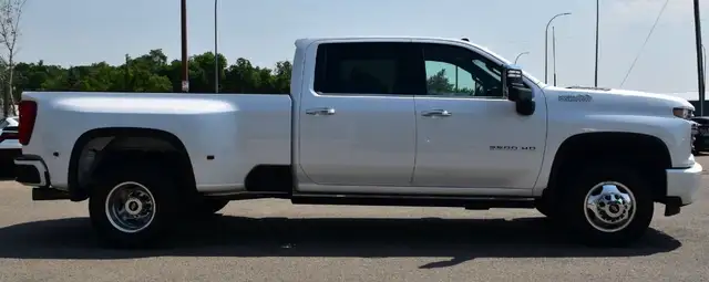 2022 Chev 3500 Dually Duramax Dually