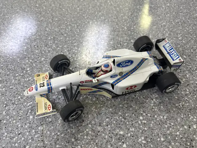 Pauls Model Art 1/18 1 Stewart Barrichello F1