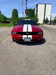 2009 Ford Mustang V6 – Ready for Summer! Exceptional Condition