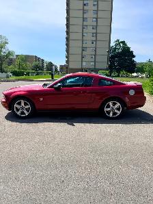 2009 Ford Mustang V6 – Ready for Summer! Exceptional Condition - Photo 5