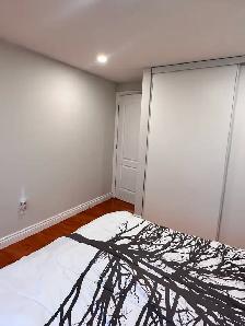 Furnished Pvt Bright B/r ,1st Floor, Near Oshawa Centre - July 1 - Photo 4