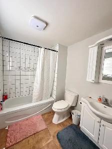 Furnished Pvt Bright B/r ,1st Floor, Near Oshawa Centre - July 1 - Photo 7