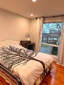 Large Furnished Bedroom-Parking, Prime location, Oshawa - July 1 - Photo 2