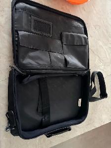 Laptop bag in almost new condition for sale for $20 - Photo 2