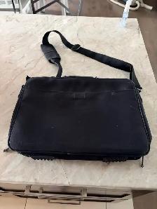 Laptop bag in almost new condition for sale for $20 - Photo 3
