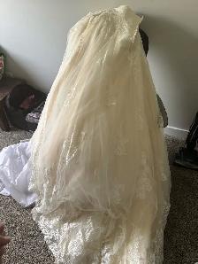 Floral Style Wedding Dress - Photo 3