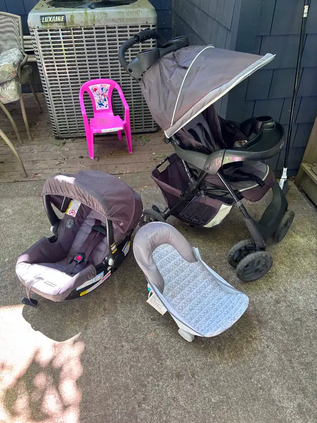 Graco snug ride 30 click connect/ car seat & stroller