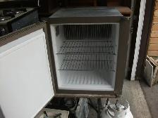 PROPANE - ELECTRIC FRIDGE - Photo 2