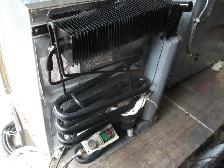 PROPANE - ELECTRIC FRIDGE - Photo 3