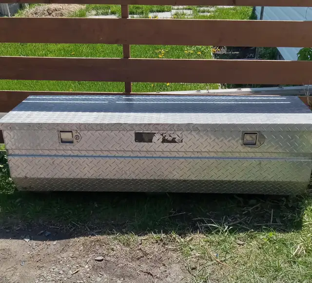 5 ft aluminum box