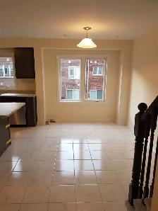 3 Beds   Den, 2.5 Baths Townhouse Near Mount Pleasant GO - Photo 8