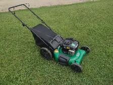 Tondeuse a gazon WEEDEATER 5.5 hp ou 140cc avec sac