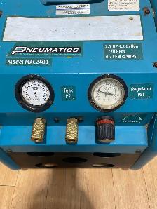 AS-IS ROUGH MAKITA COMPRESSOR - Photo 3