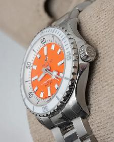 Breitling SuperOcean Automatic 36mm on Bracelet - Photo 10