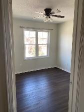 Bright spacious rooms available in Richmond hill - Photo 8