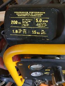 Dewalt 15gal 200Psi compressor - Photo 2