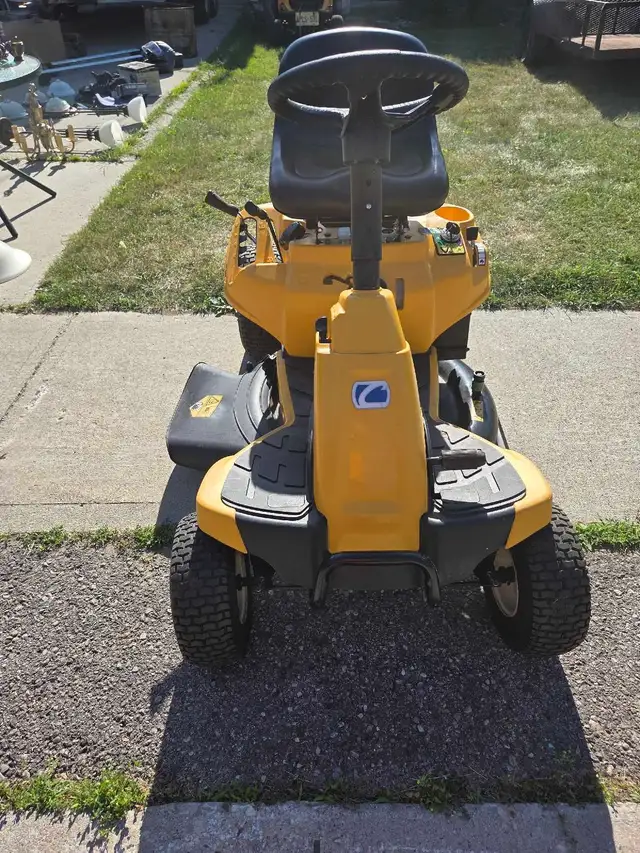 cub cadet riding mower
