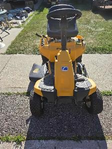cub cadet riding mower