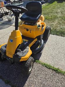 cub cadet riding mower - Photo 2