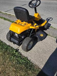 cub cadet riding mower - Photo 4