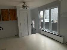 Logement rénové sur 2 étages avec 2 sdb, cour/2 stationnements - Photo 4