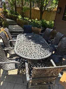 outdoor patio table and chairs