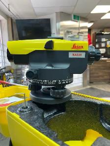 leica lino NA320 2.5mm auto level