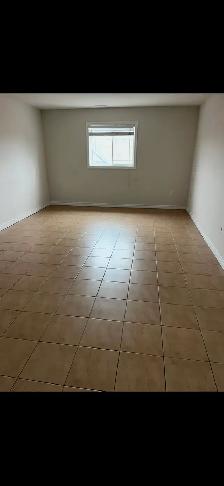 2 Bedroom Apartment for Rent –  Hamilton – $2,000/Mo - Photo 2