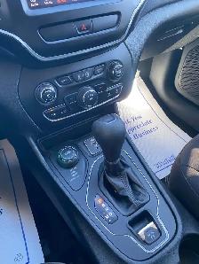 2022 Jeep Cherokee Sport - Photo 10