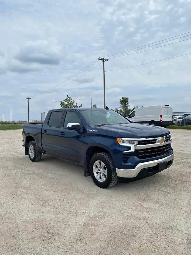2023 Chevrolet Silverado LT