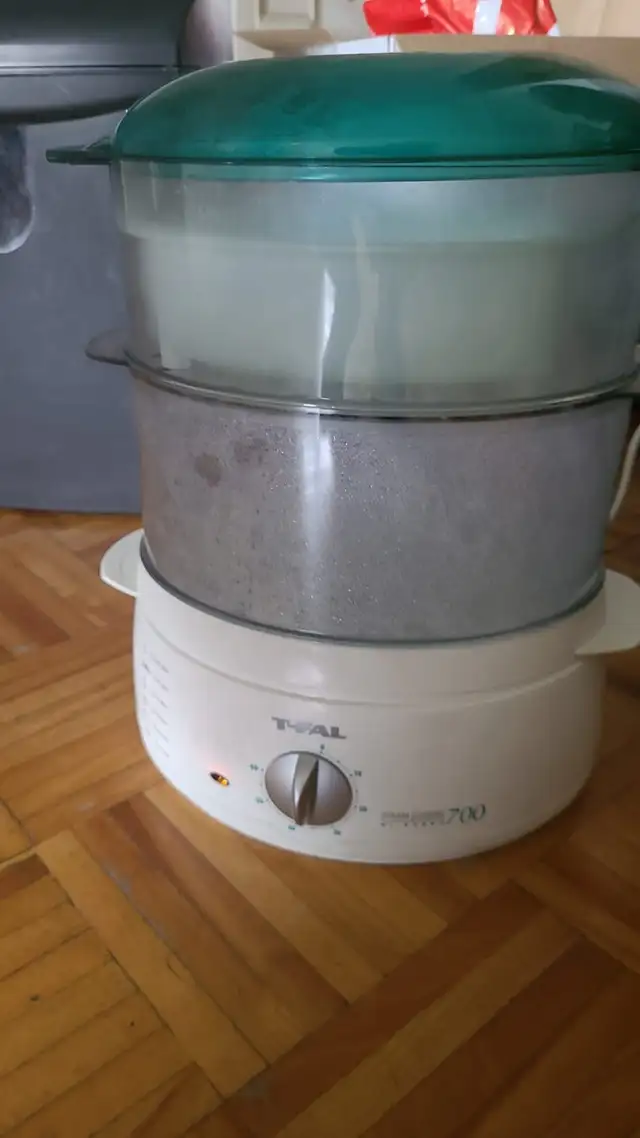 Moving Sale in 2544 Bourgoin, Montreal, H4R 2C3