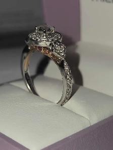 engagement ring - Photo 2