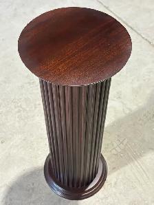 Contemporary Fluted Mahogany Pedestal - Photo 2