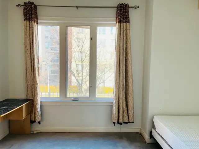 Furnished bed room for rent at HWY7 & Times Avenue