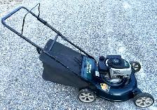 MASTERCRACT REAR BAG GAS LAWN MOWER - Photo 2