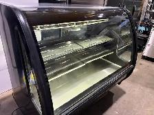 5/FT CURVED GLASS DELI/BAKERY DISPLAY COOLER - Photo 7