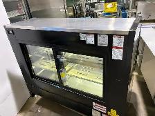 5/FT CURVED GLASS DELI/BAKERY DISPLAY COOLER - Photo 9