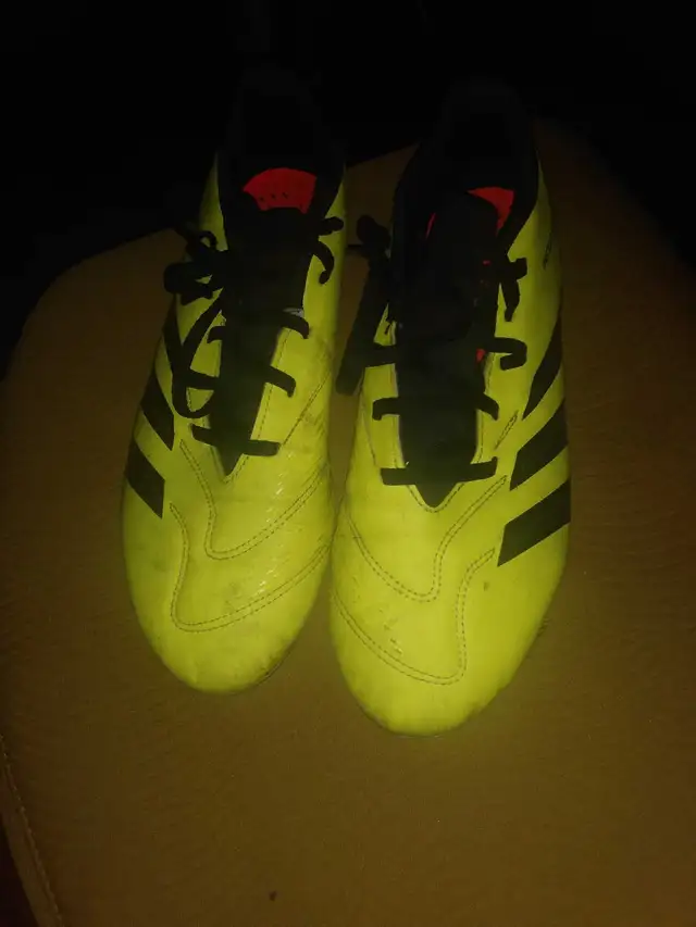 men's soccer shoes size 11