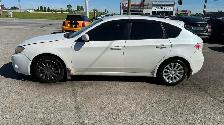 2011 Subaru Impreza 2.5i, SPORT, MANUAL, AWD, ENGINE NOISY, AS I - Photo 2