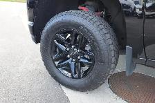 2022 Chevrolet Silverado 1500 LT Z71 Trail Boss 5.3L V8 - Photo 7