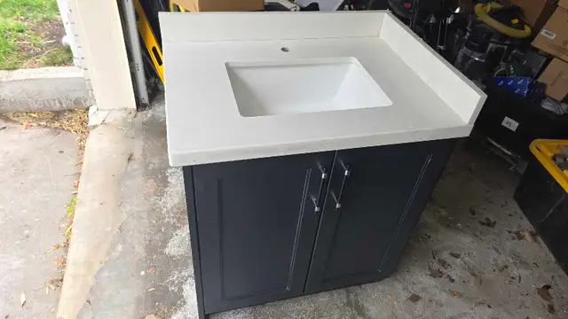 Bathroom vanity good condition