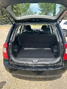 2009 Kia Rondo EX - Photo 9