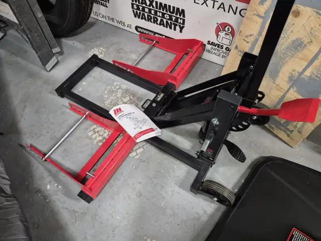 Cric pour VTT,  Tracteur a gazon, NEUF, ASSEMBLEE. 300LBS